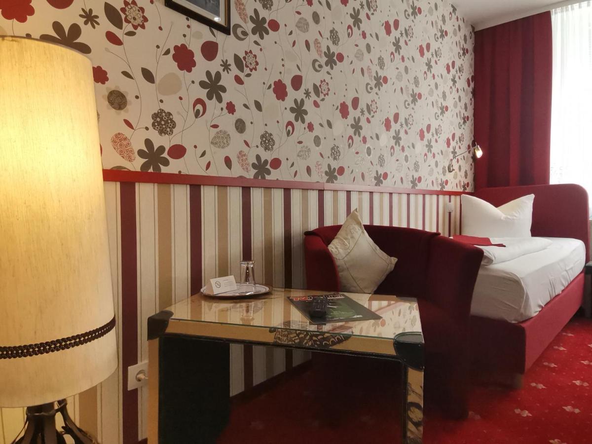 Boulevardhotel Saengerstadt - Alle Zimmer Klimatisiert Финстервалде Екстериор снимка